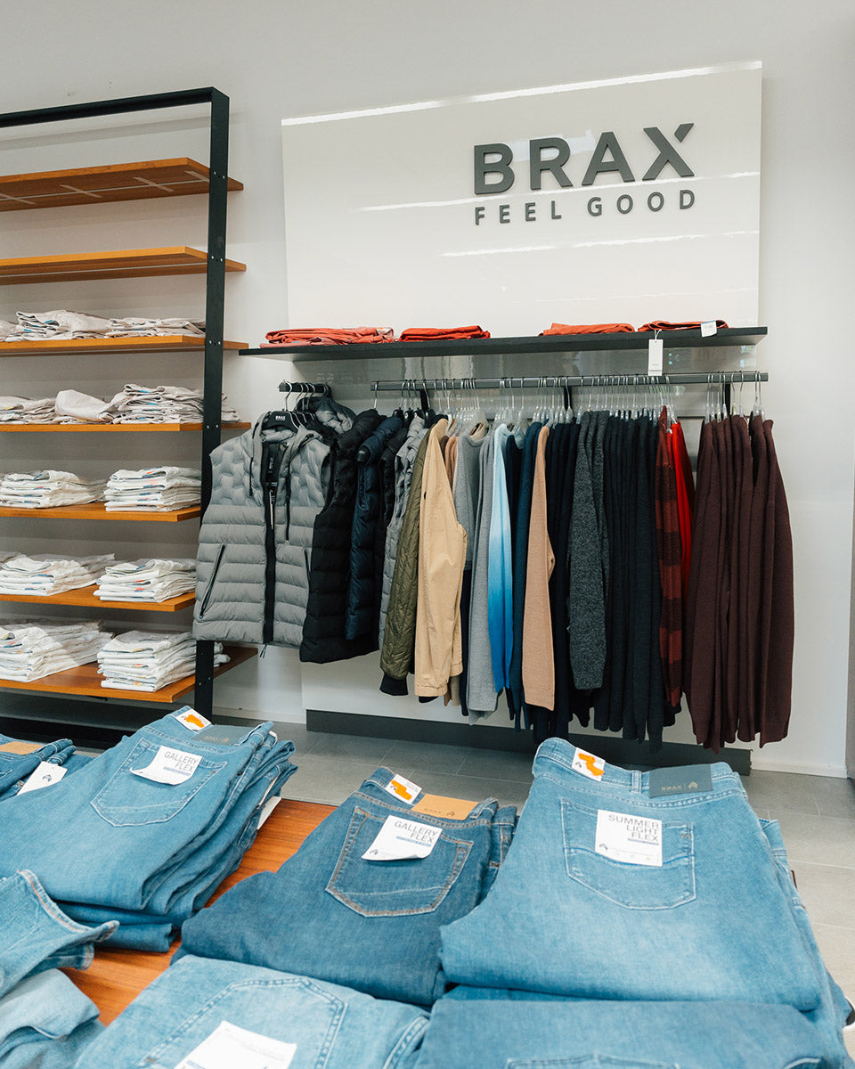 0425_JR_Banner_Outlet_2.jpg
