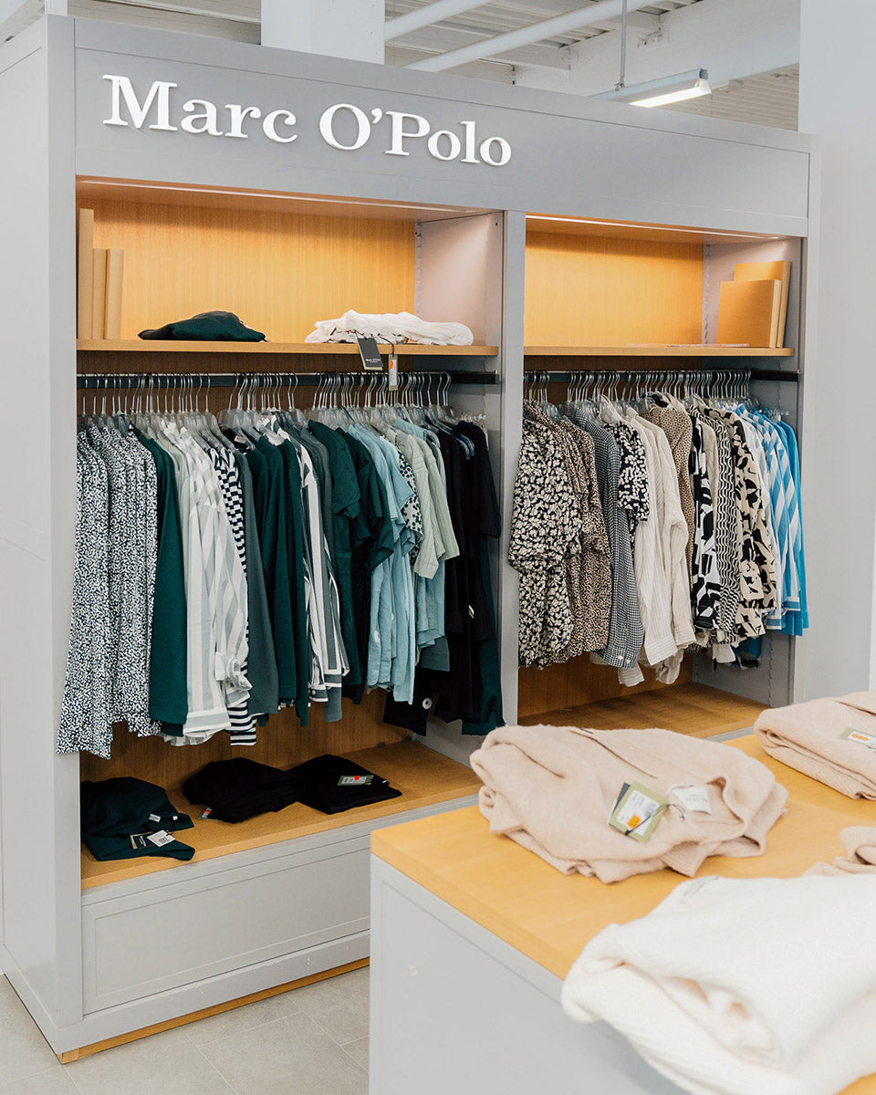0425_JR_Banner_Outlet_4.jpg