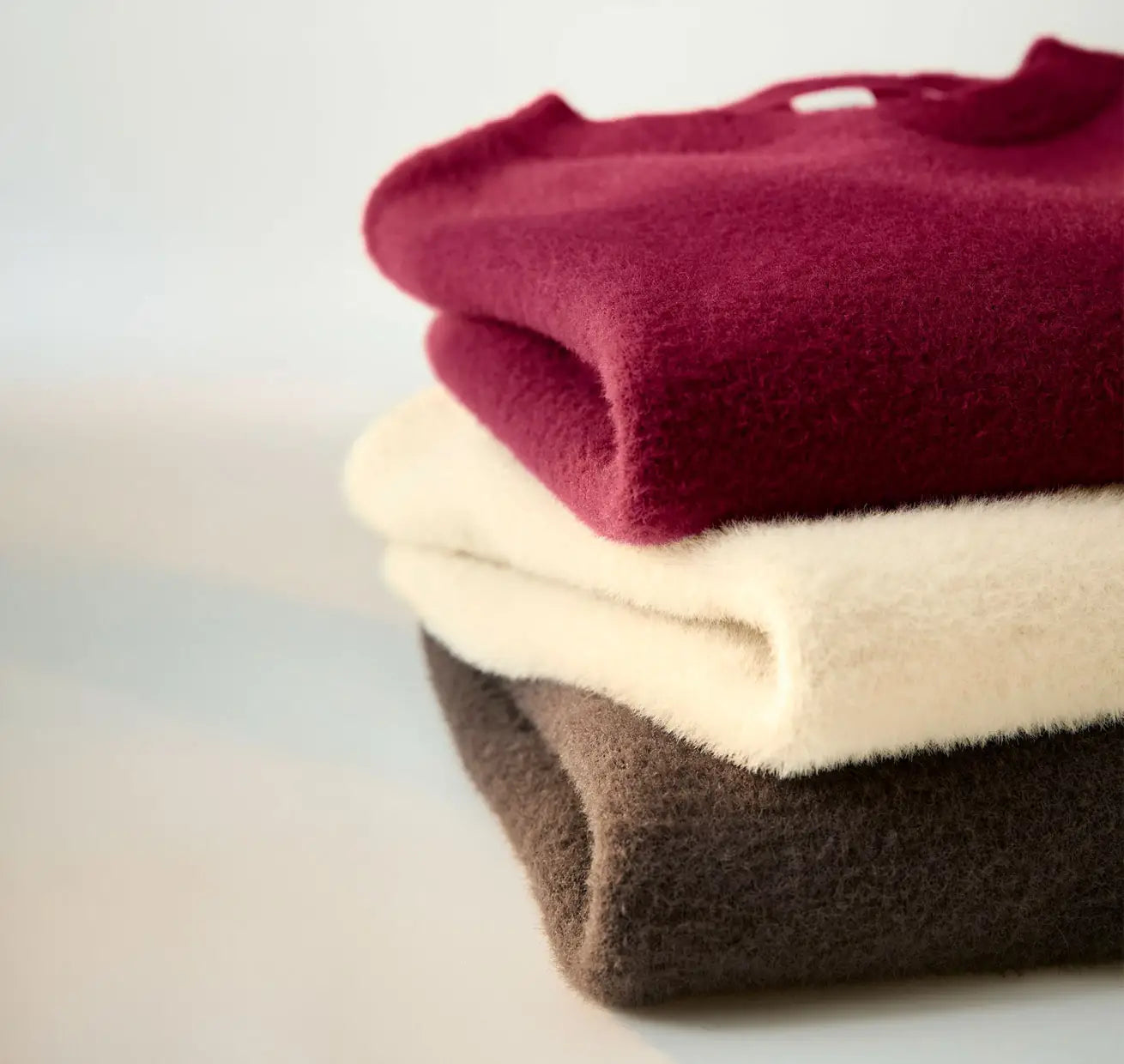 0926_ER_BraxHW26_Pullover1.webp