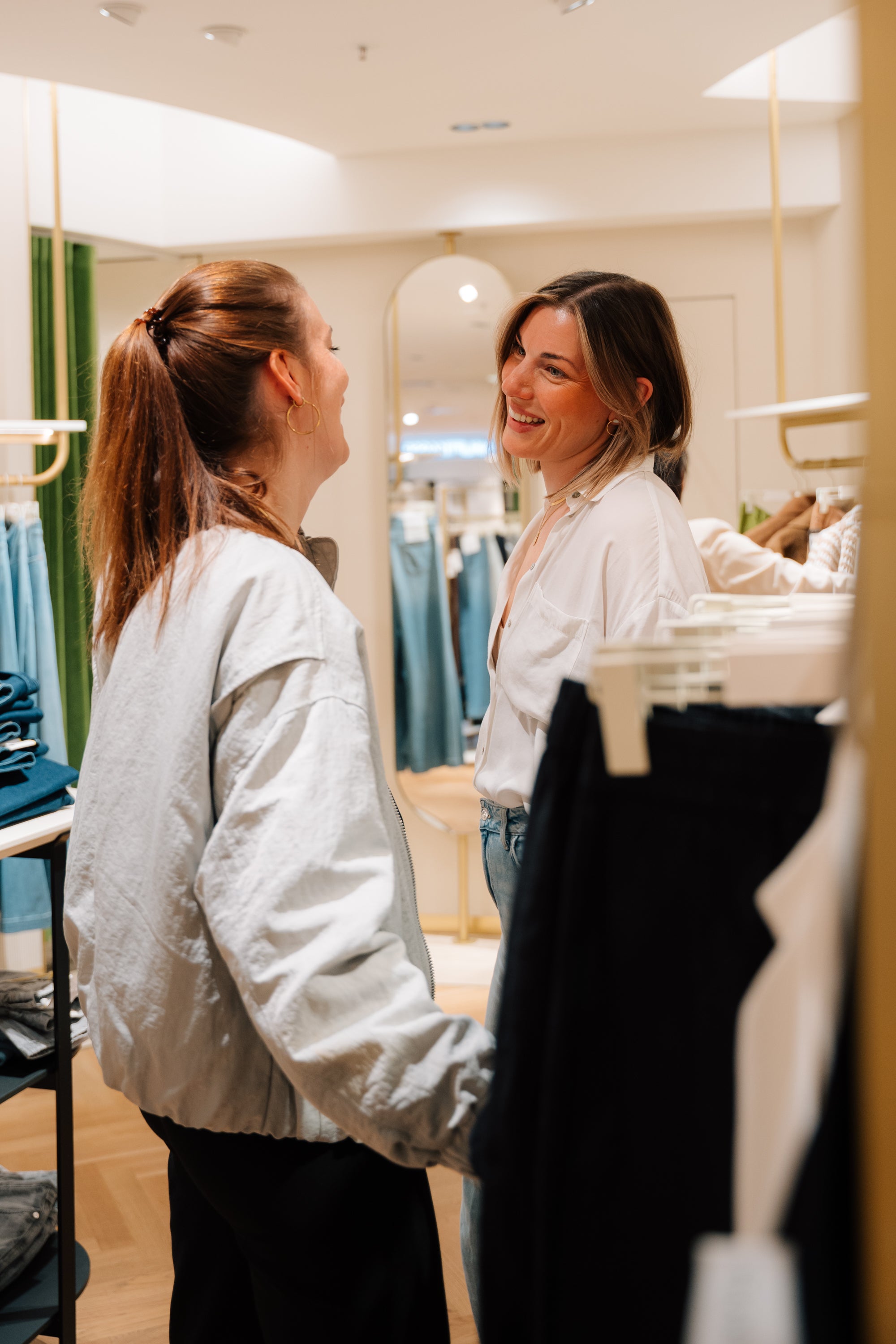 1026_JR_Event_Shopping_Night_6.jpg