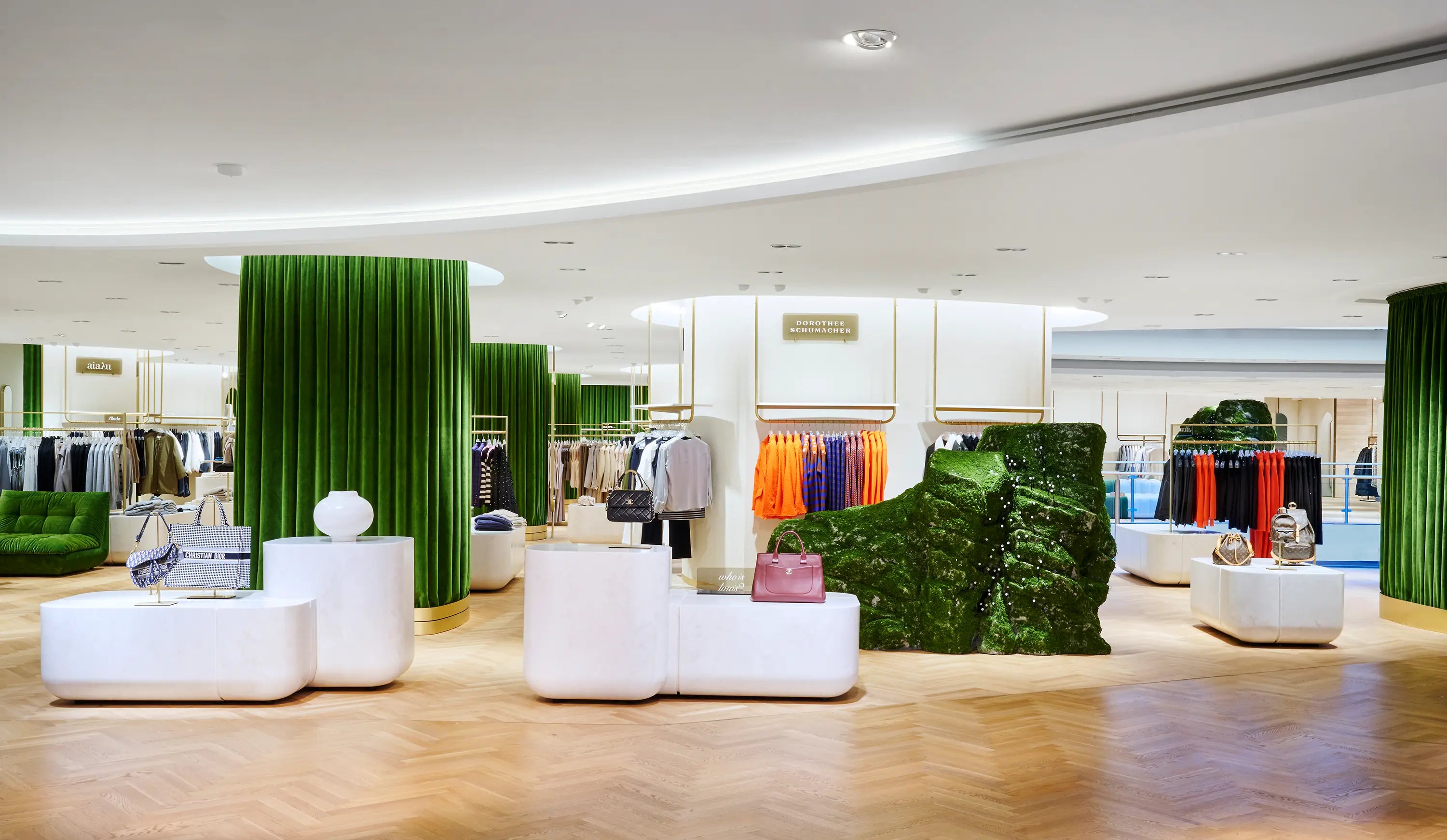 Shopping_abb076d7-5a03-4f56-99b6-de18808b0810.webp