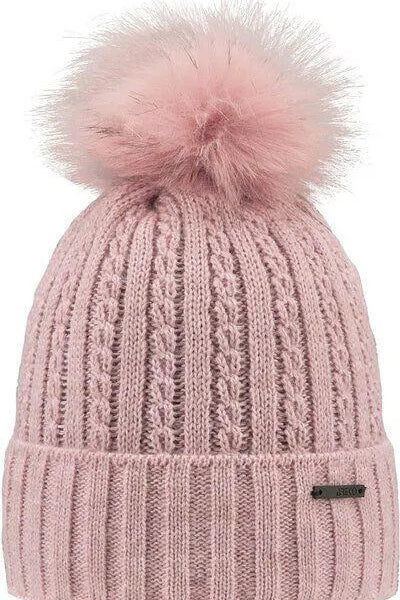 Strickmütze mit Bommel