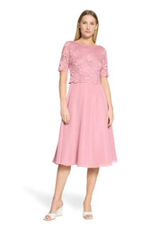 Cocktailkleid mit Spitzenstickerei