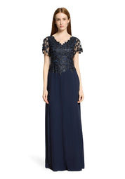 Abendkleid mit Spitzenstickerei
