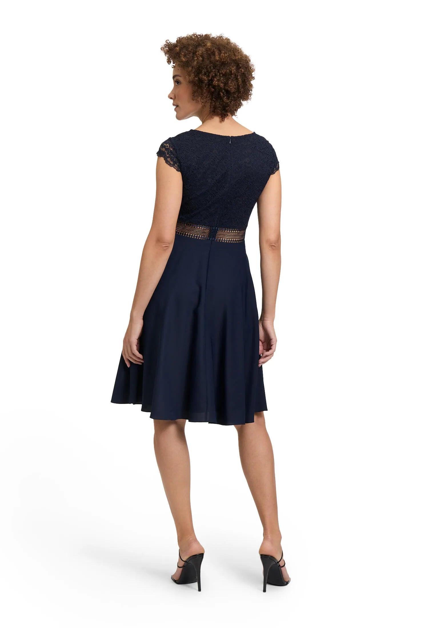 Cocktailkleid aus Spitze