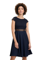Cocktailkleid aus Spitze