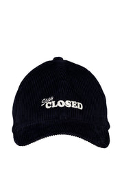 Cap mit Stickerei