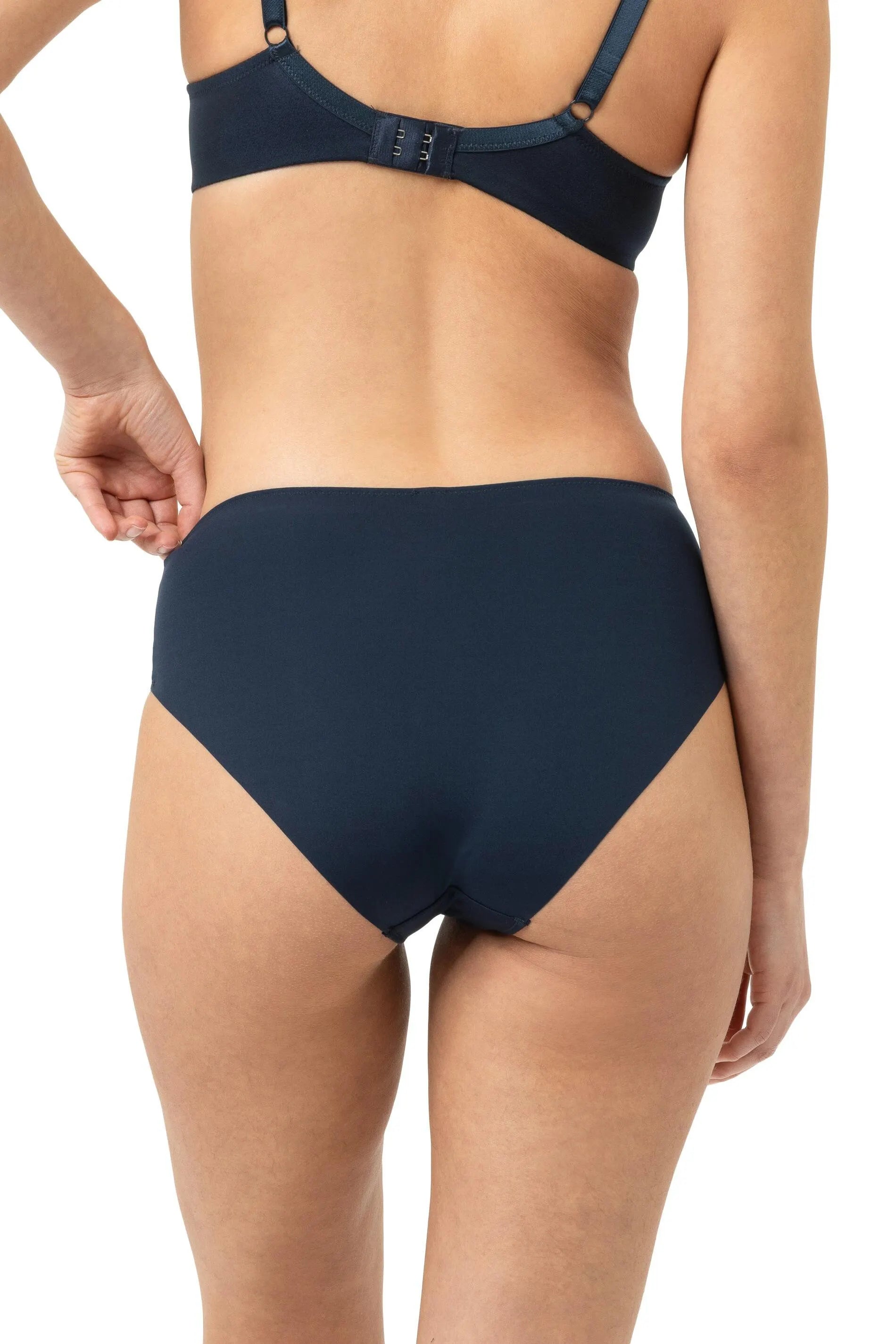 Pants mit Stickereien