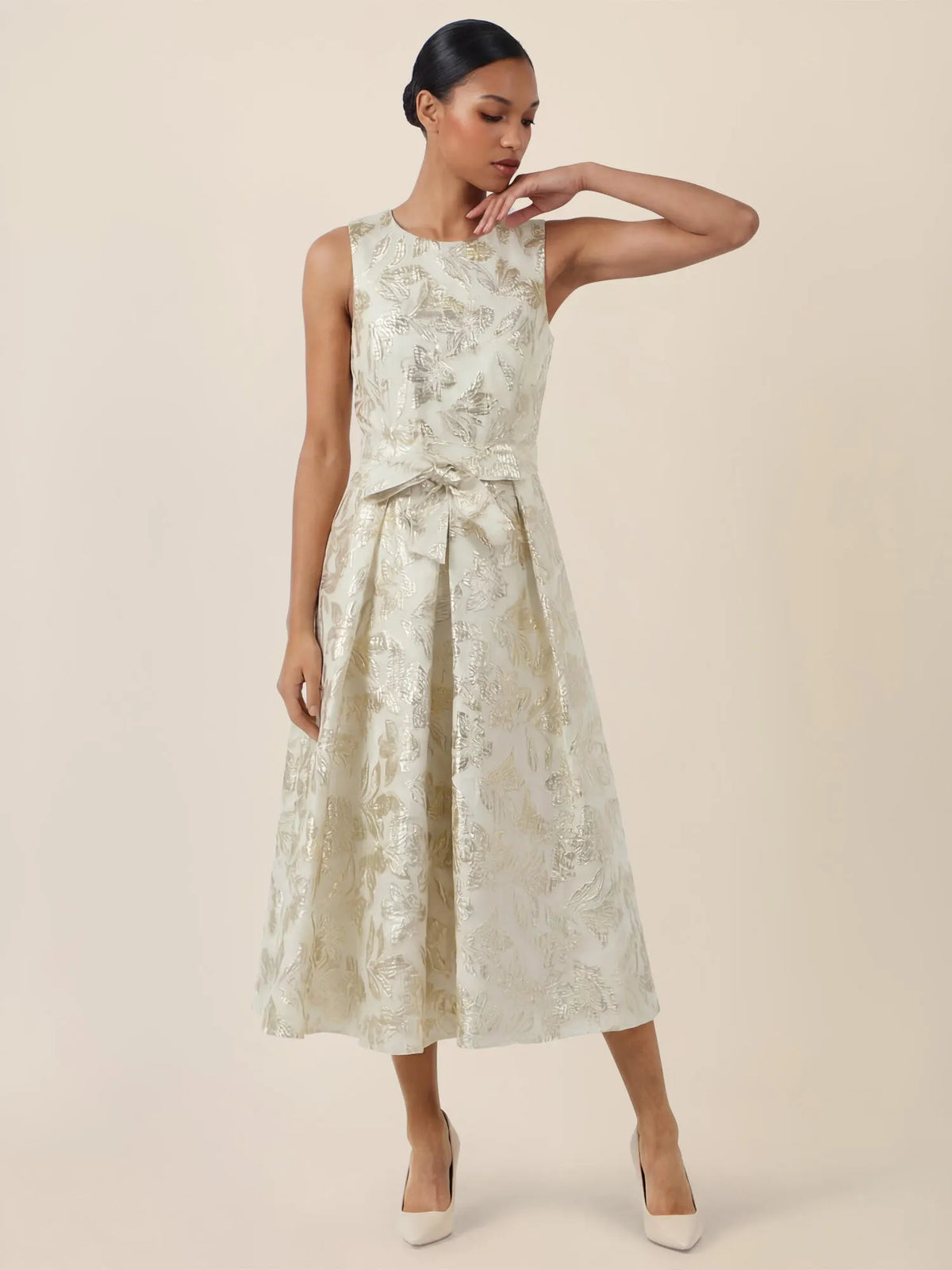 Abendkleid Midi mit schimmerndem Strukturmuster