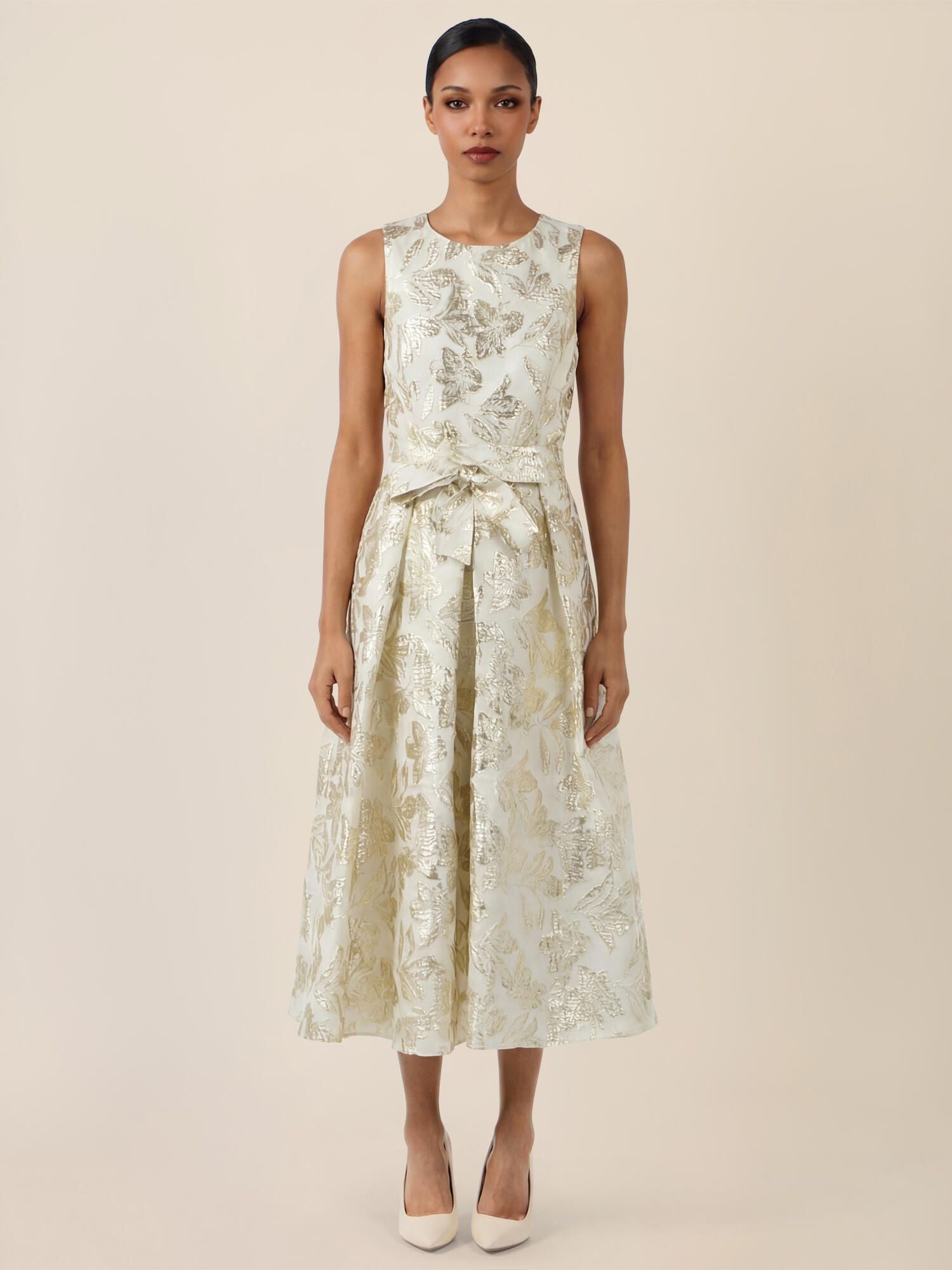 Abendkleid Midi mit schimmerndem Strukturmuster