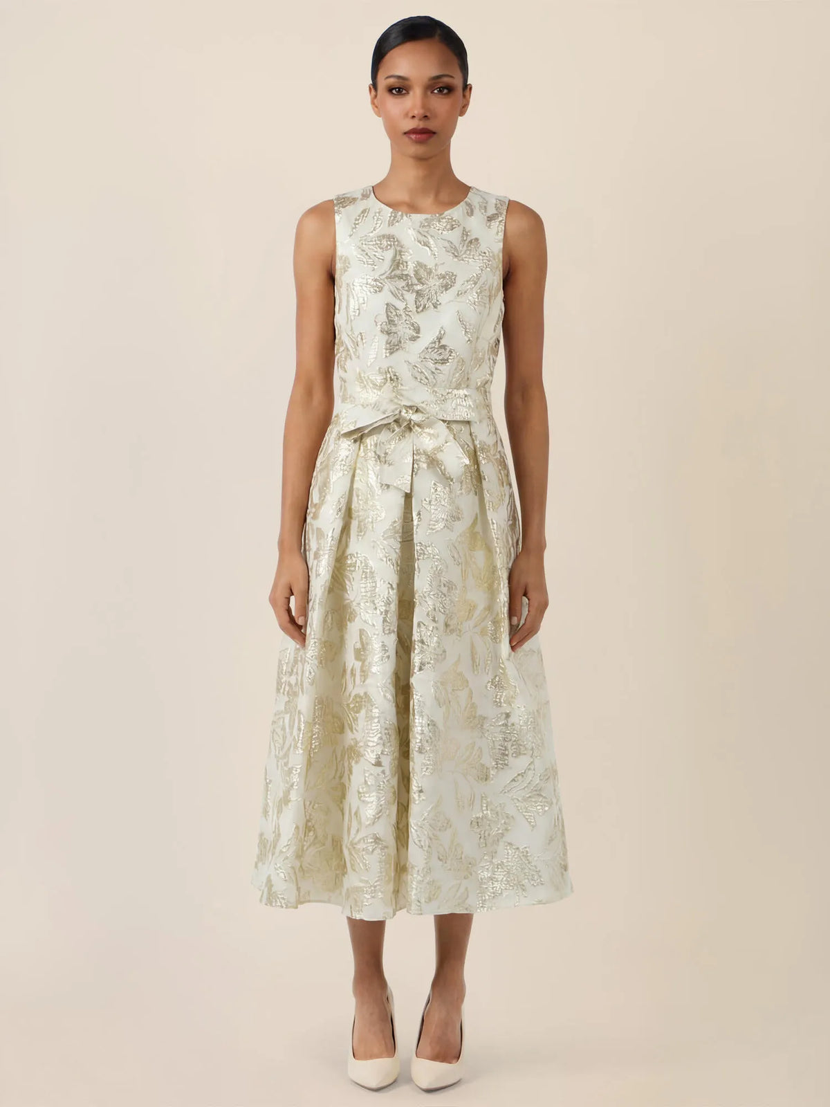 Abendkleid Midi mit schimmerndem Strukturmuster