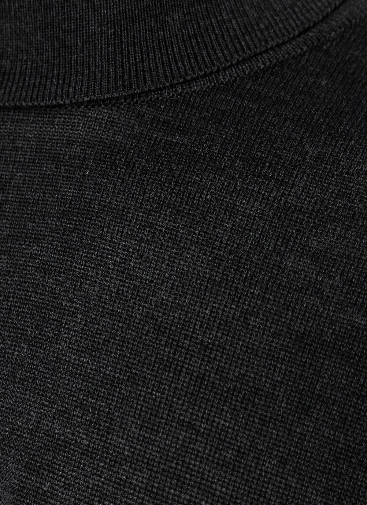 Strickpullover mit Rollkragen