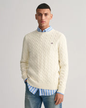 Strickpullover mit Zopfmuster
