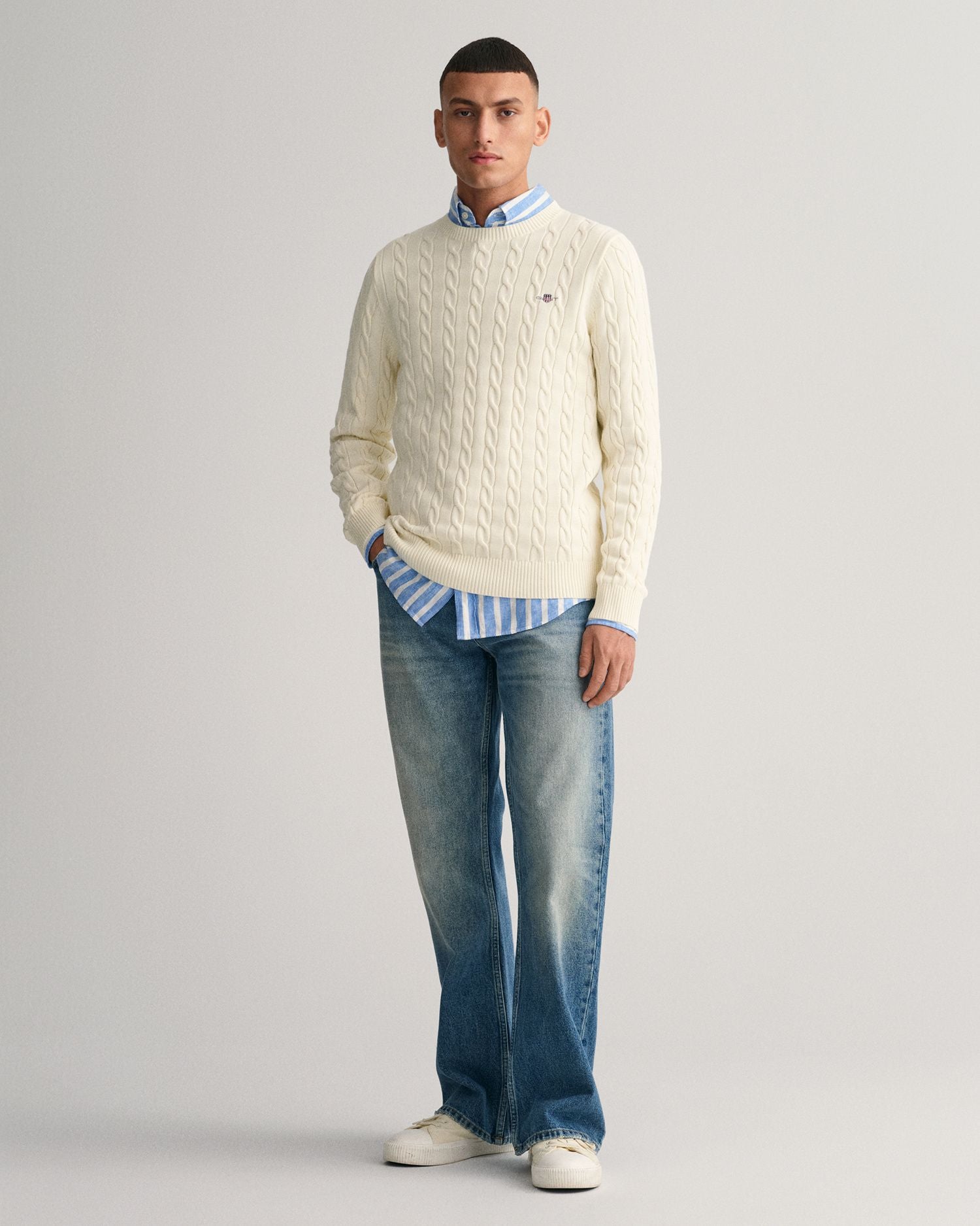 Strickpullover mit Zopfmuster