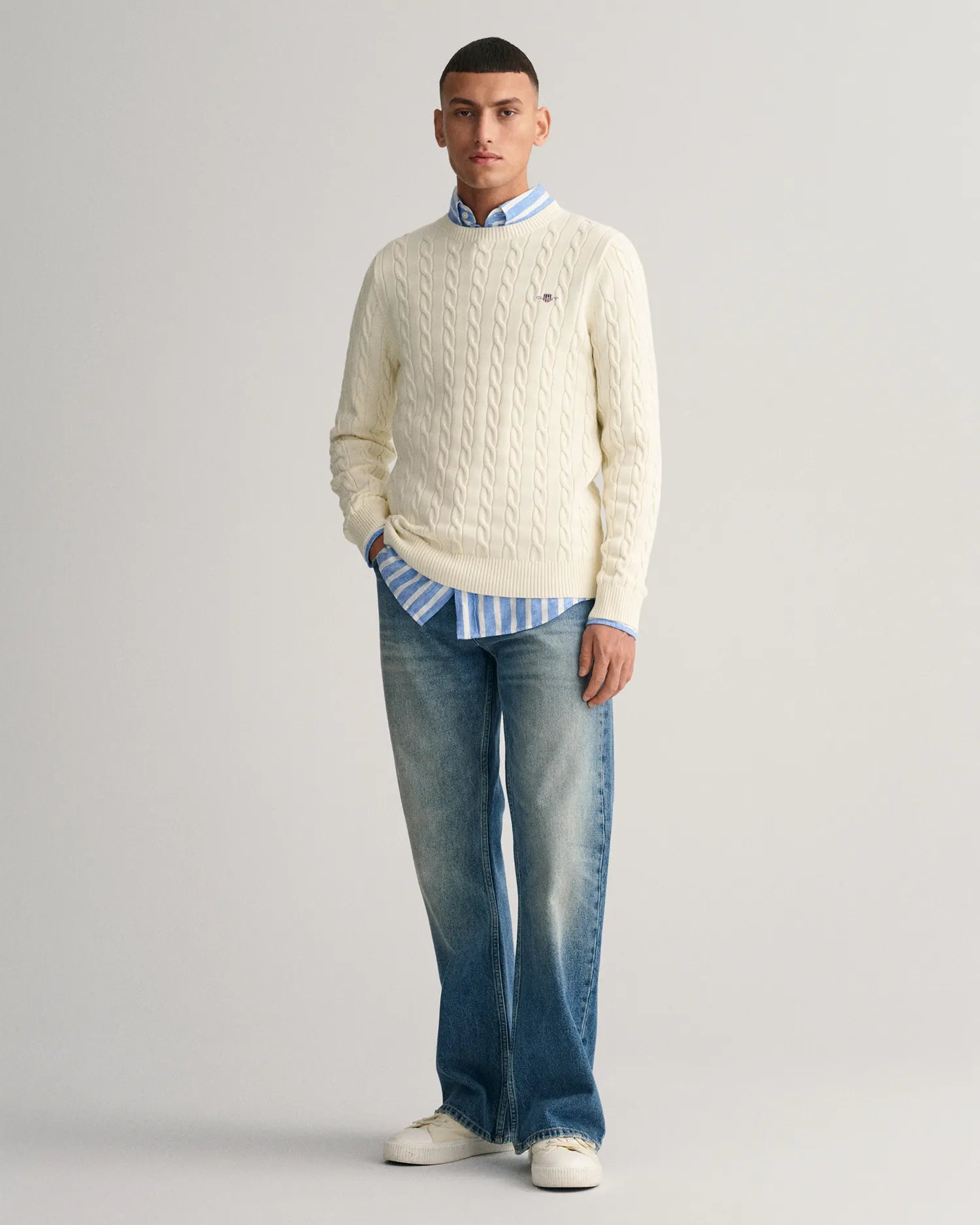 Strickpullover mit Zopfmuster