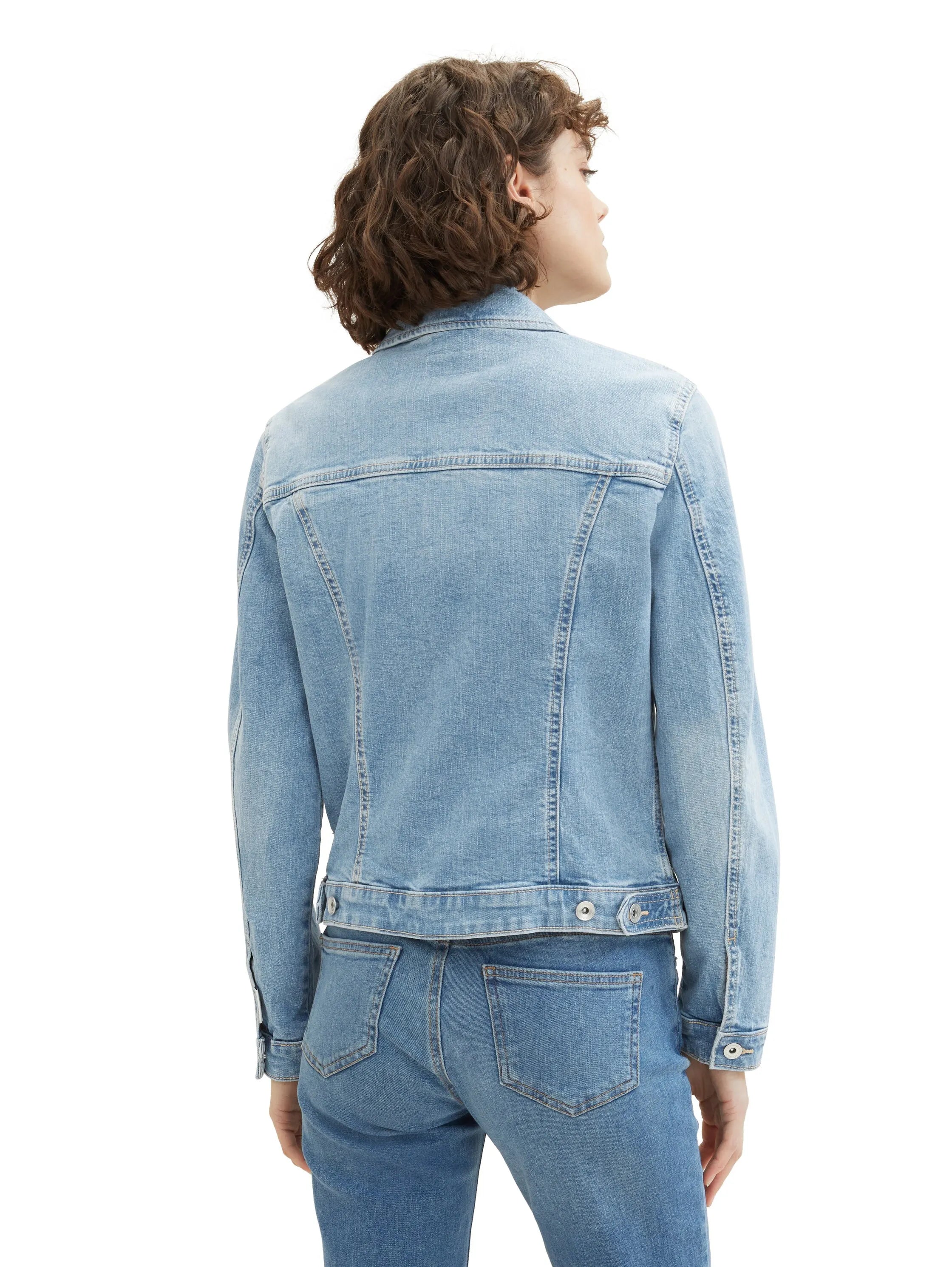 Jeansjacke aus recycelter Baumwolle