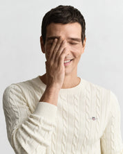 Strickpullover mit Zopfmuster