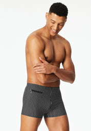 Badehose mit Bein