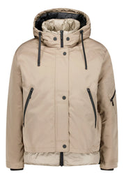 Winterjacke mit Kapuze