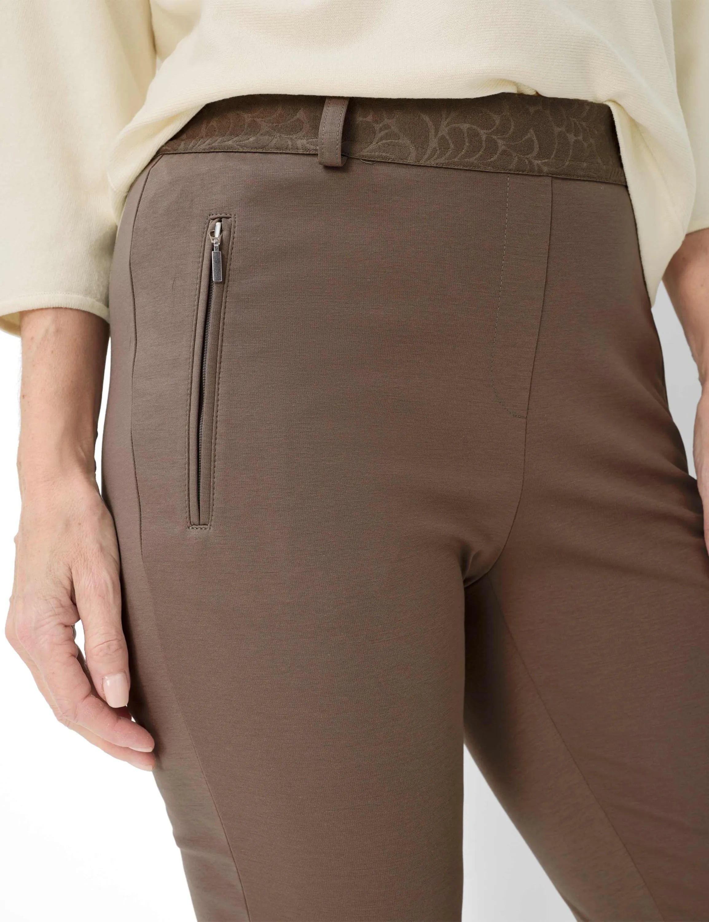 Slim Fit Hose LILLYTH