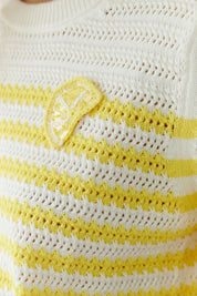 Pullover mit gestrickter Zitronenscheibe