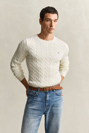 Strickpullover mit Zopfmuster