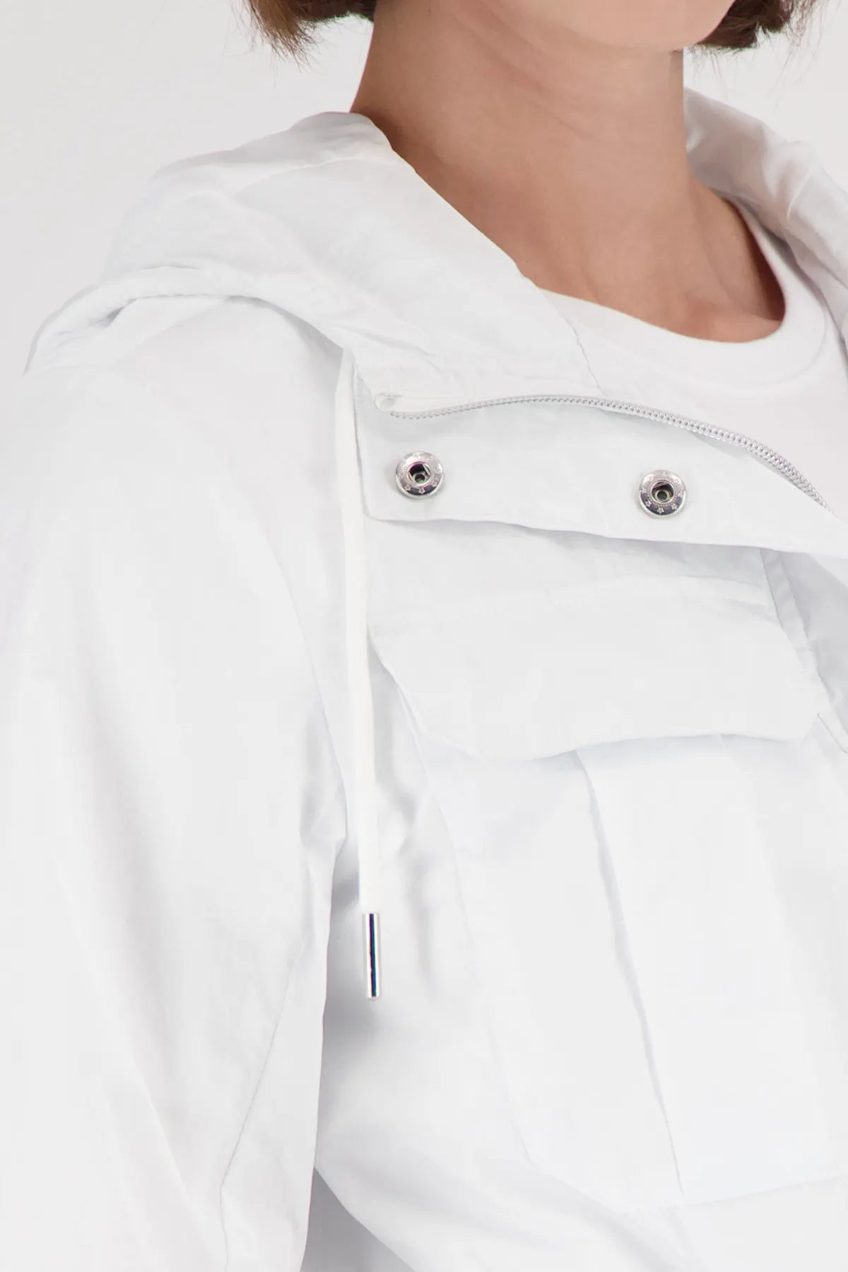Sommerjacke mit Kapuze