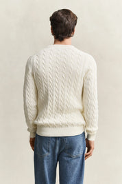Strickpullover mit Zopfmuster