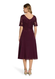 Cocktailkleid mit Spitzenstickerei