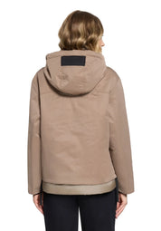 Winterjacke mit Kapuze