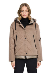 Winterjacke mit Kapuze