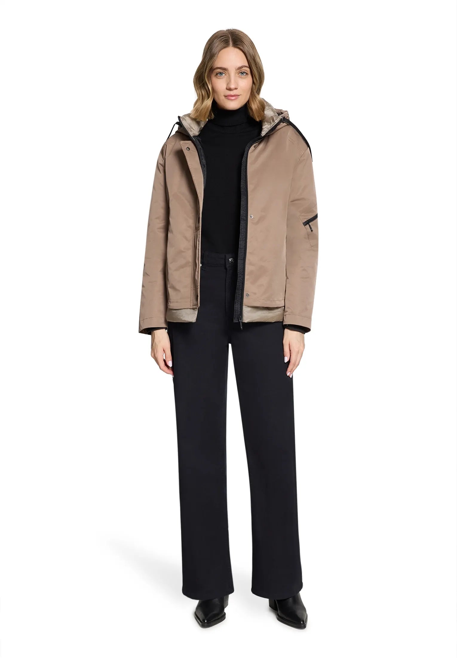 Winterjacke mit Kapuze