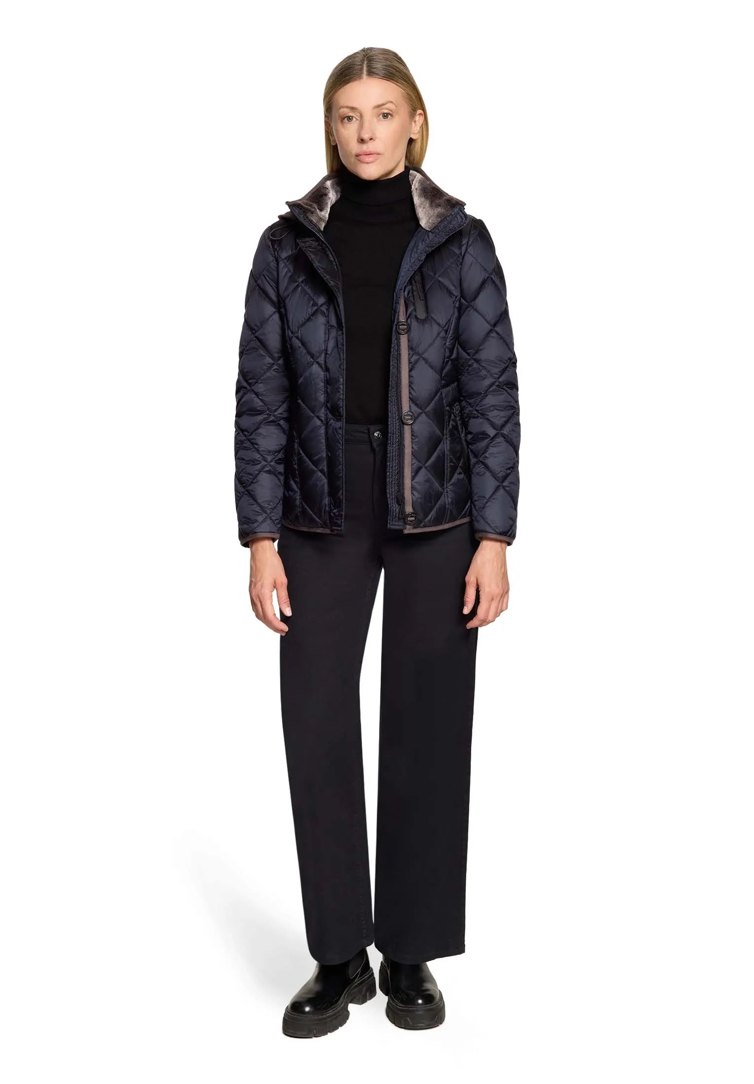 Steppjacke  mit Kapuze