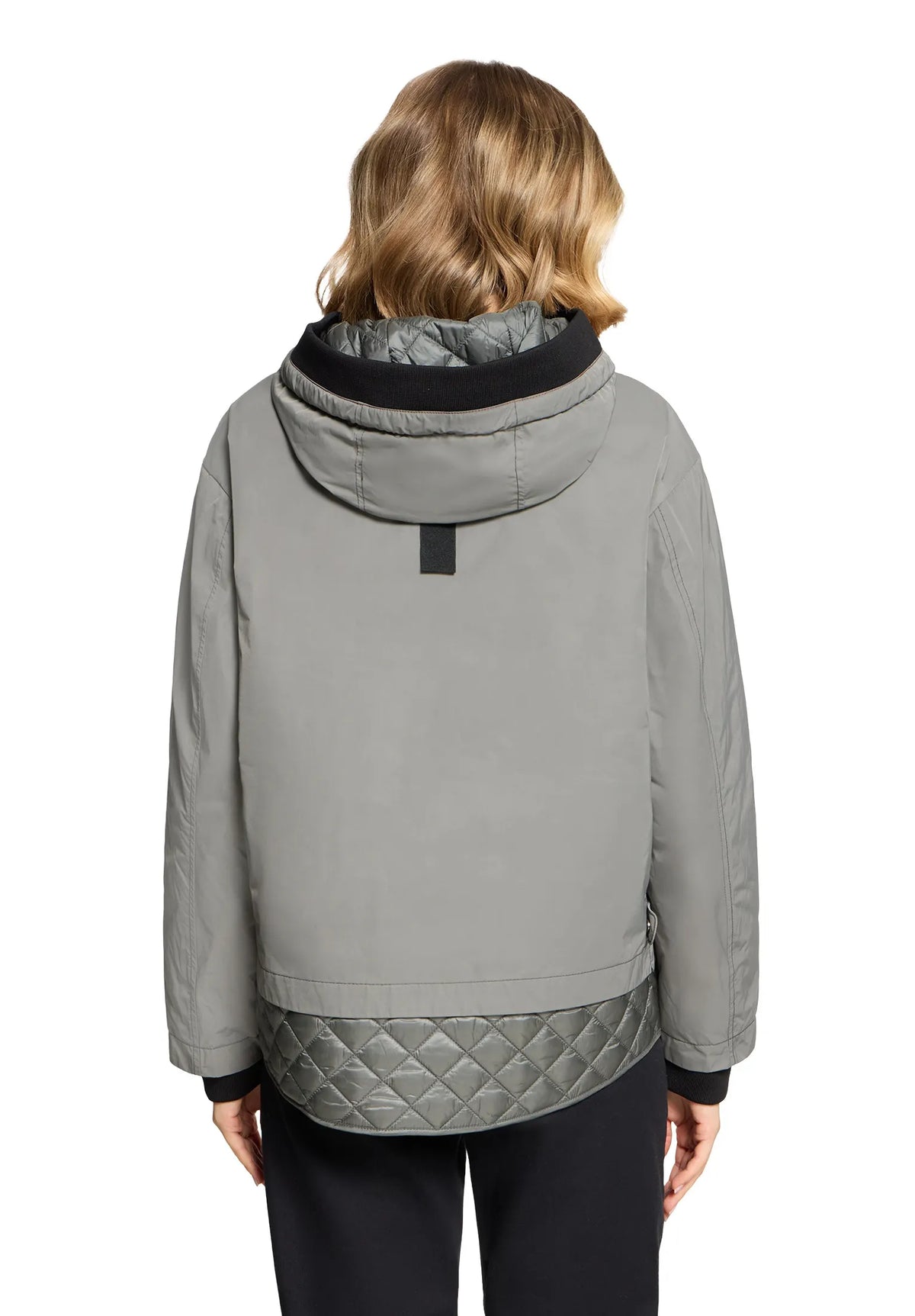 Winterjacke mit Kapuze