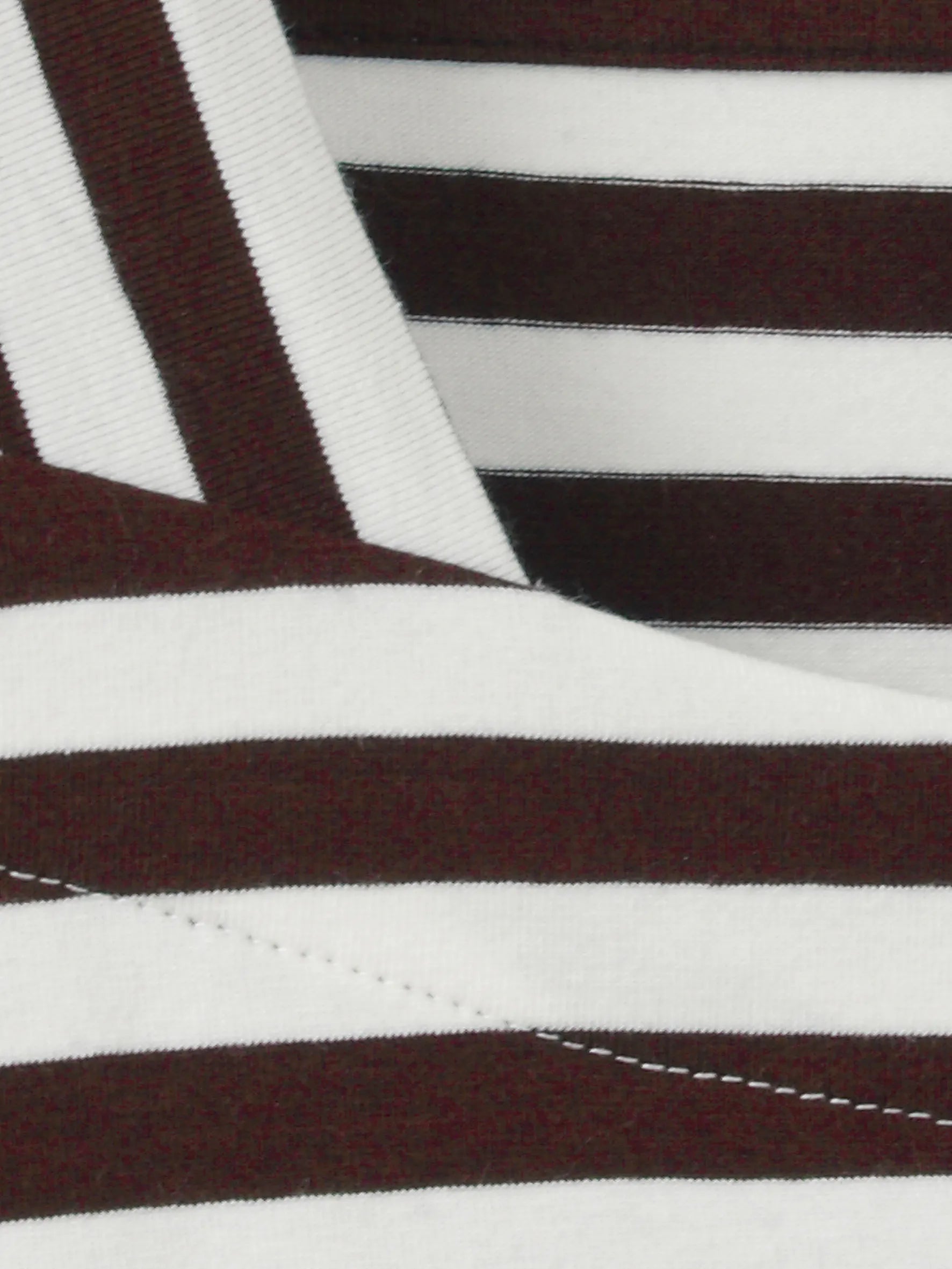Gestreiftes Shirt mit Karree-Kragen