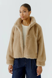 Kuscheljacke aus Kunstfell
