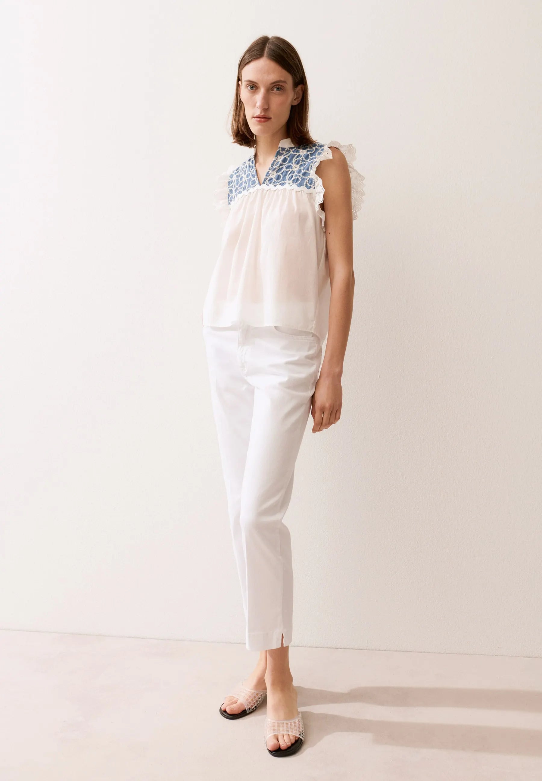 Bluse mit Stickereien