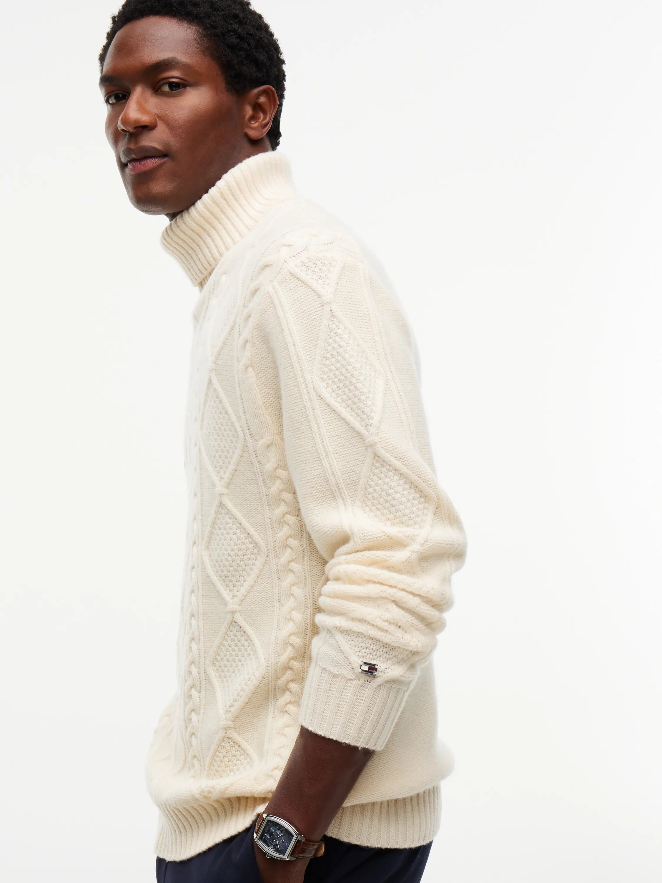 Rollkragenpullover CABLE aus Kaschmir-Mix