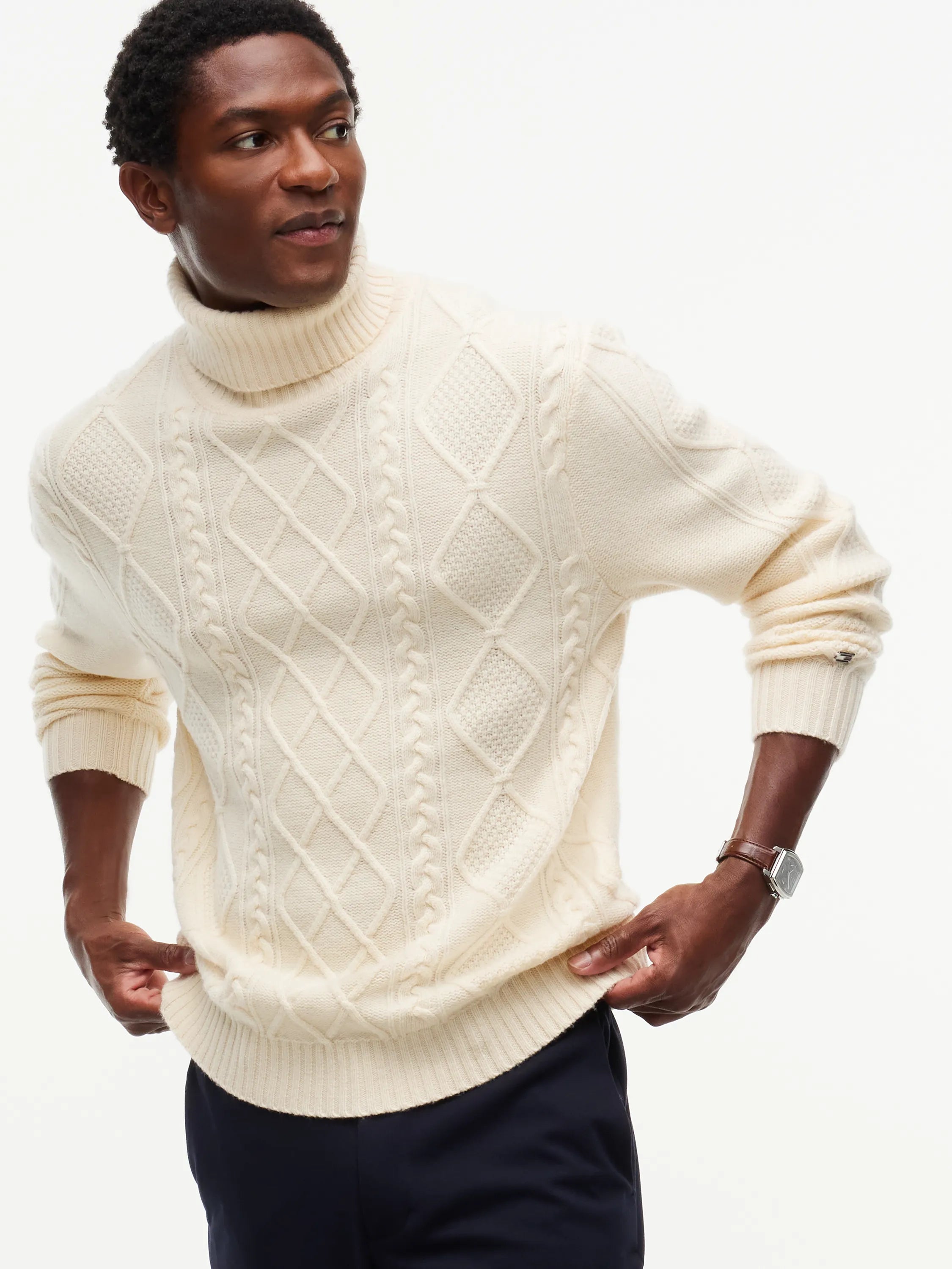 Rollkragenpullover CABLE aus Kaschmir-Mix