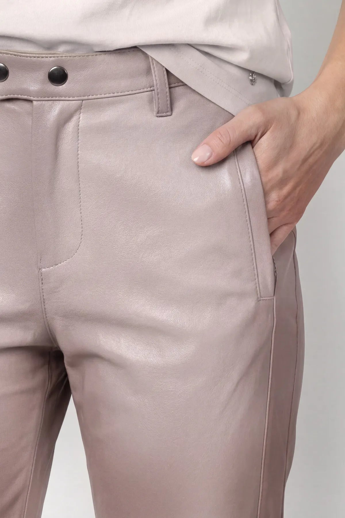 Hose Straight Leg in Lederoptik