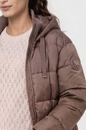 Steppjacke mit Kapuze
