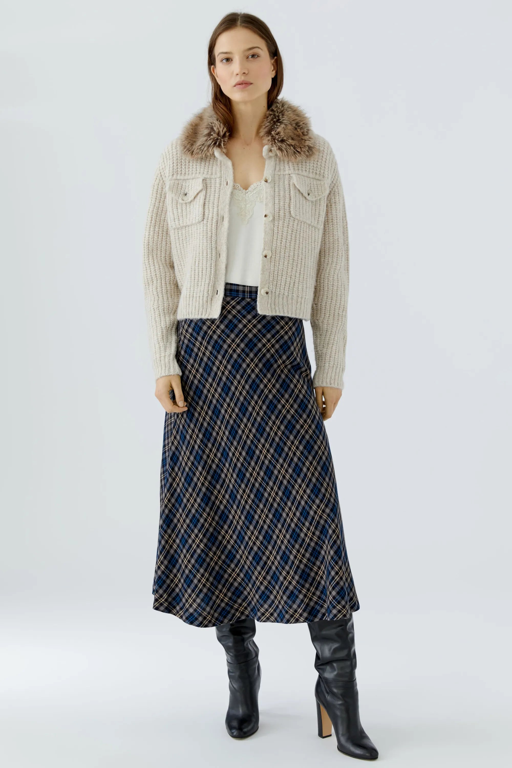 Strickjacke mit abknöpfbarem Kunstfellkragen