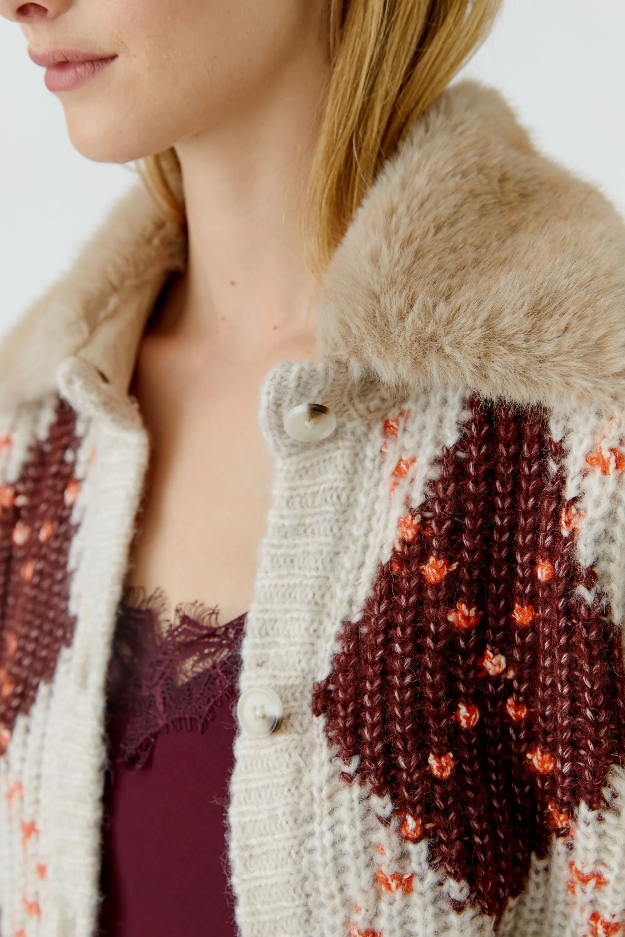 Strickjacke mit Rautenmuster