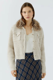 Strickjacke mit Kunstfellkragen