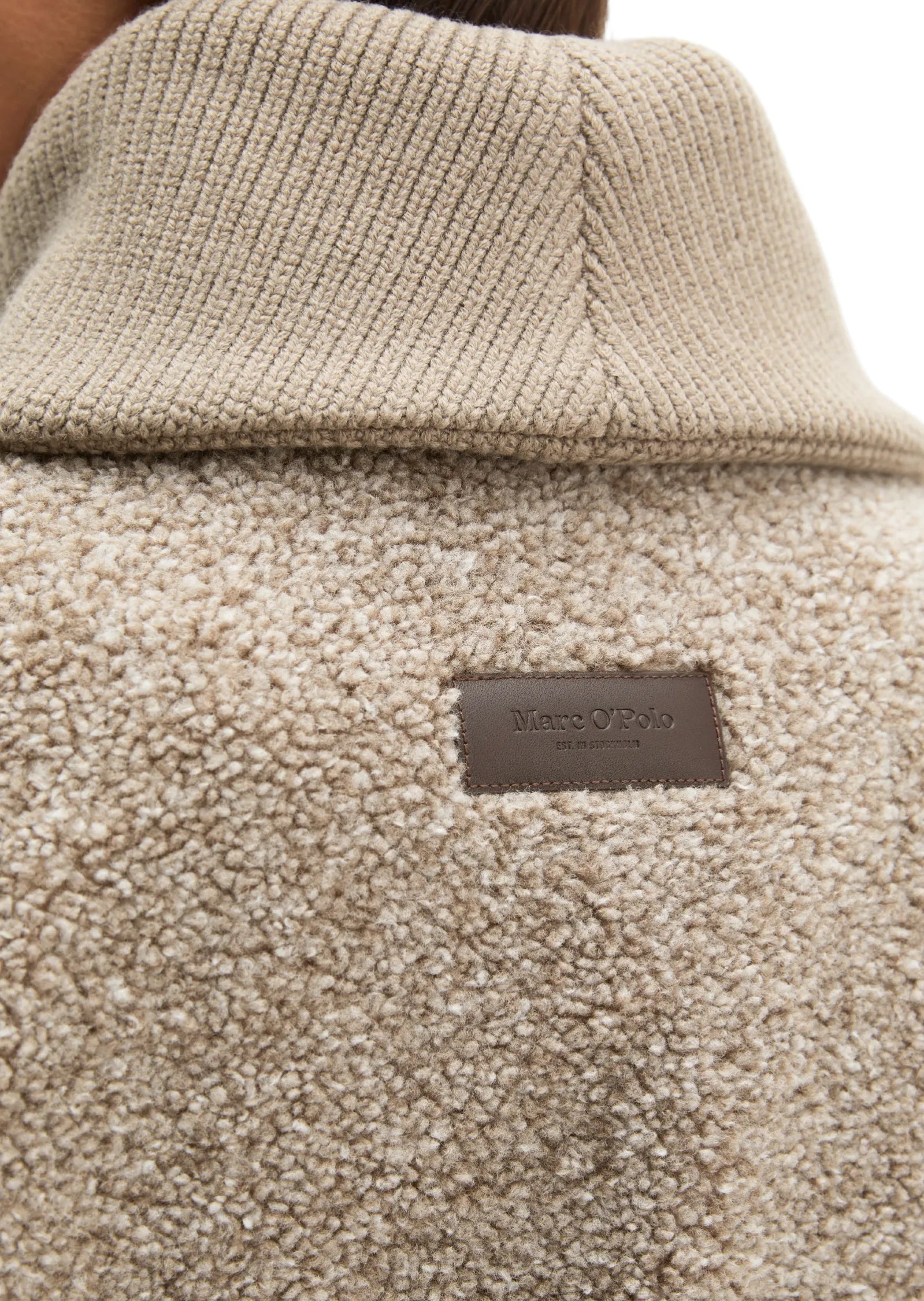 Teddyjacke mit aufliegendem Kragen