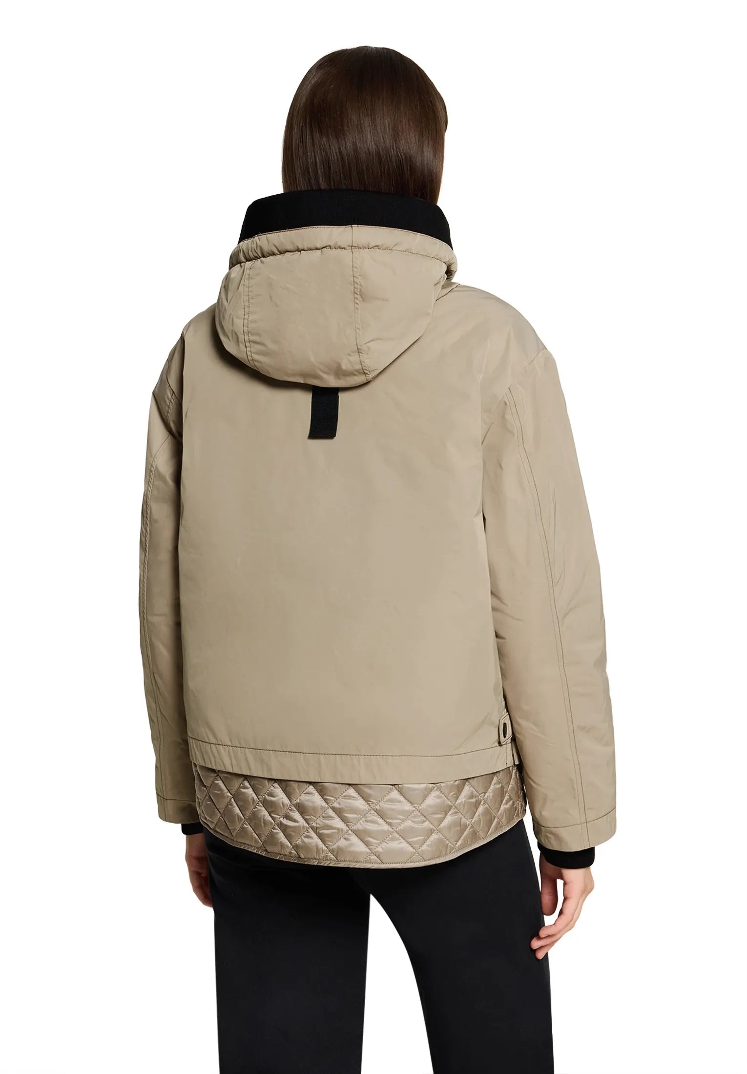 Winterjacke mit Kapuze
