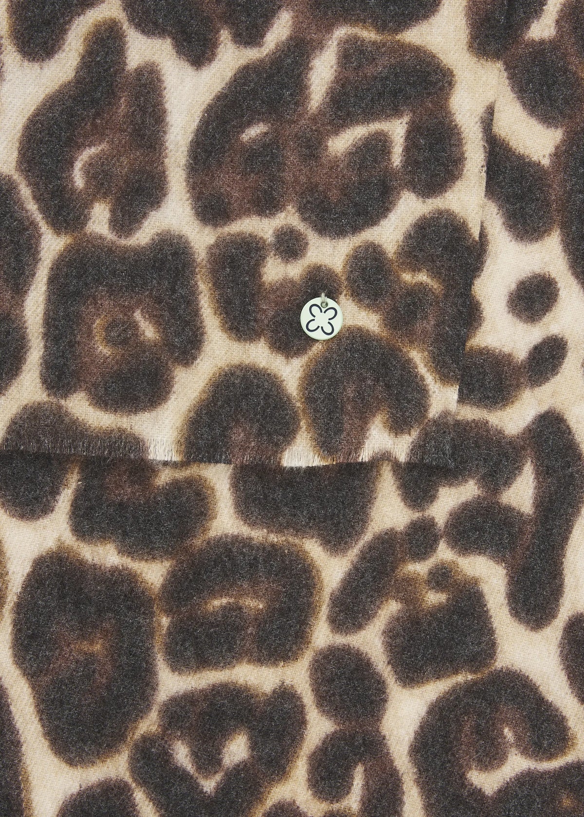 Schal mit Leopardenmuster
