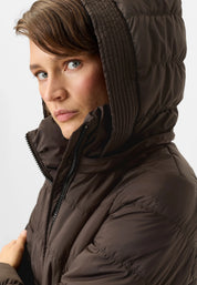 Steppjacke mit abnehmbarer Kapuze
