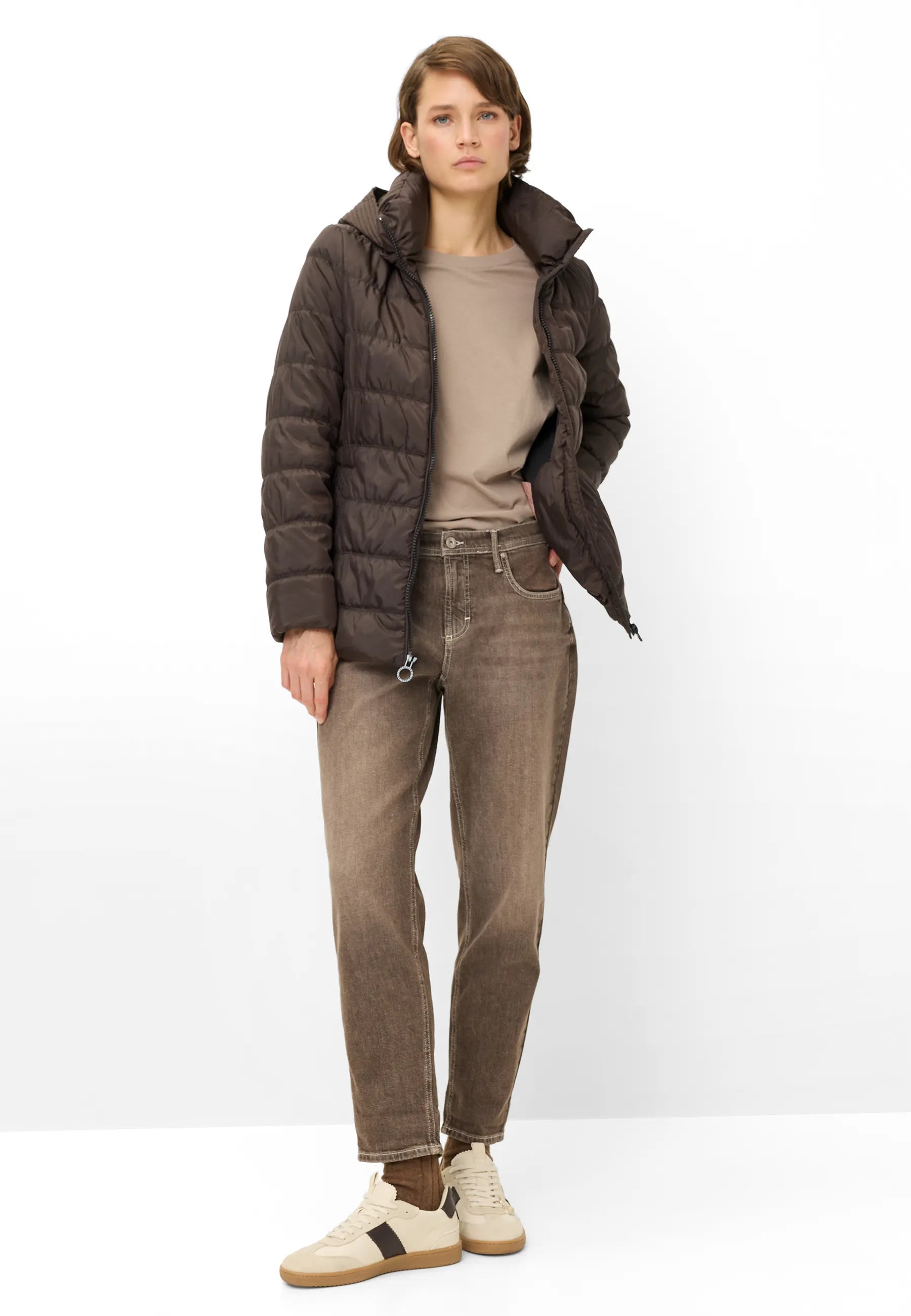 Steppjacke mit abnehmbarer Kapuze