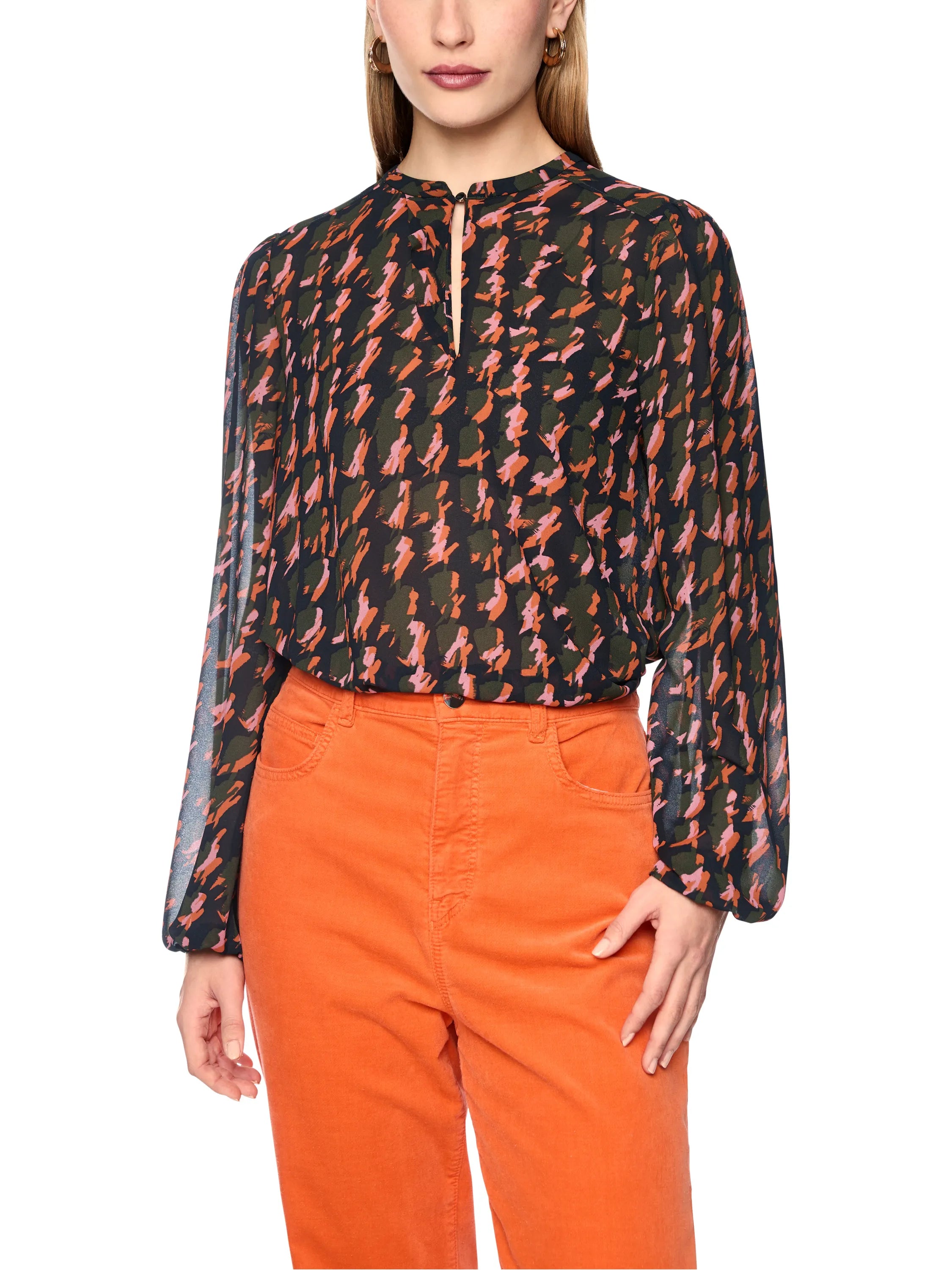 Bluse mit abstraktem Hahnentrittmuster